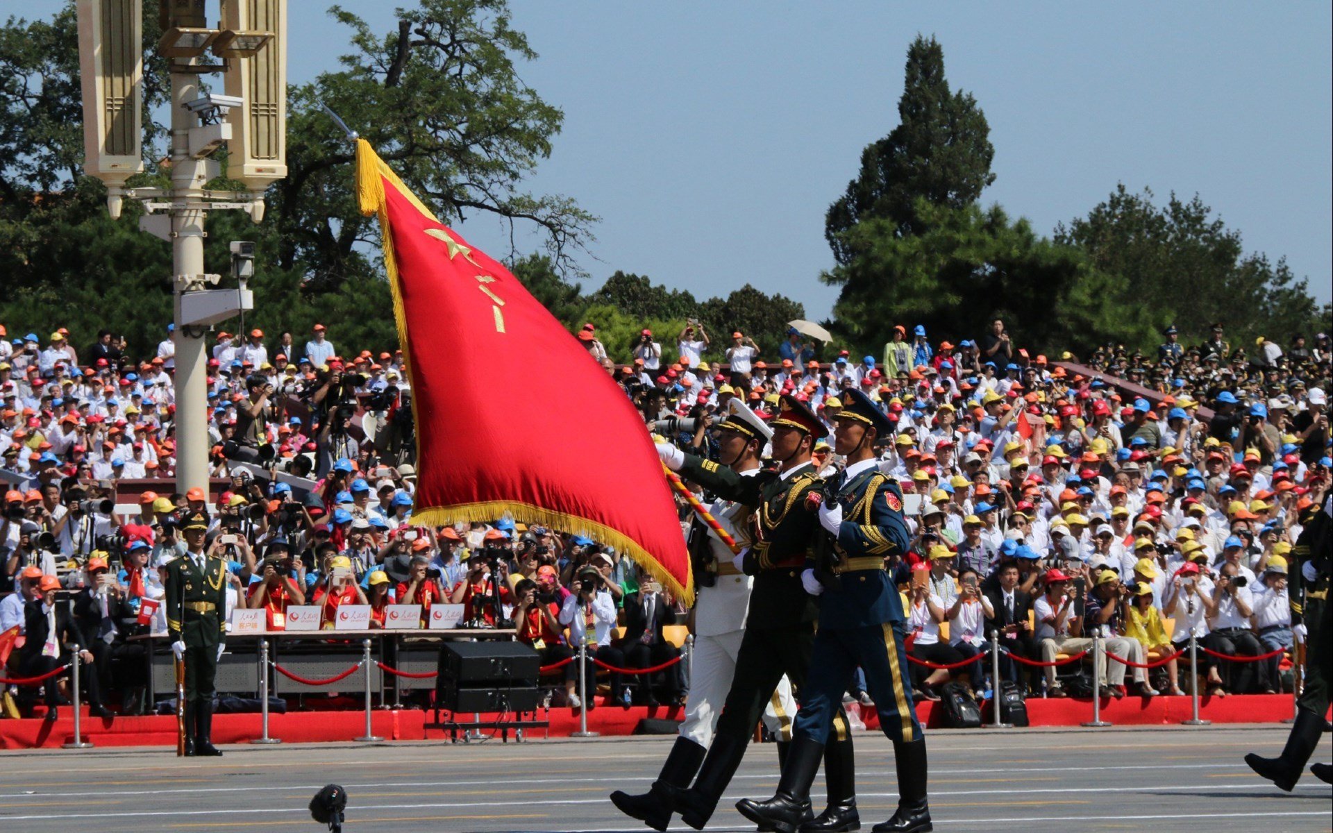 特斯·冯·迪克：在紧张的比赛环境下仍保持冷静，为南非队带来稳定性